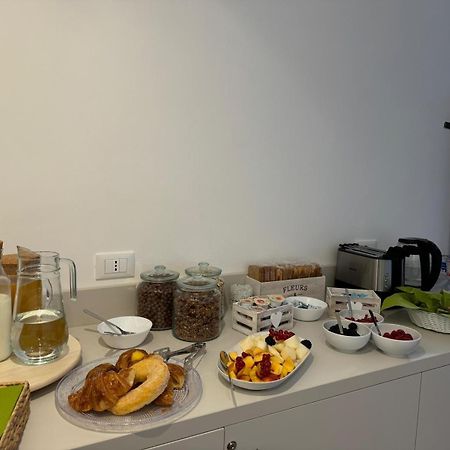 Guest House Al Porto 奇维塔韦基亚 外观 照片