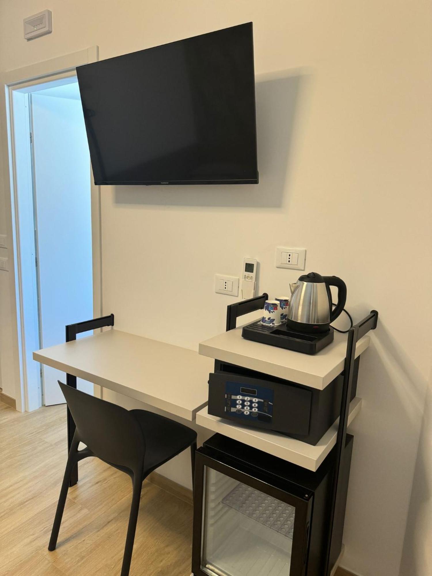 Guest House Al Porto 奇维塔韦基亚 外观 照片